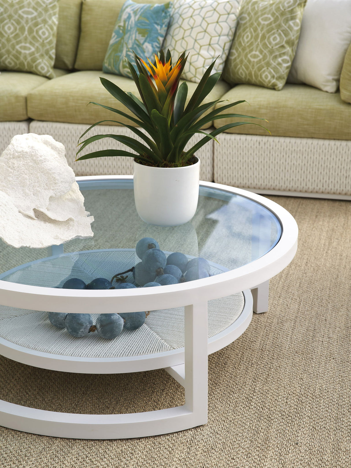 Ocean Breeze Promenade - Round Cocktail Table - White