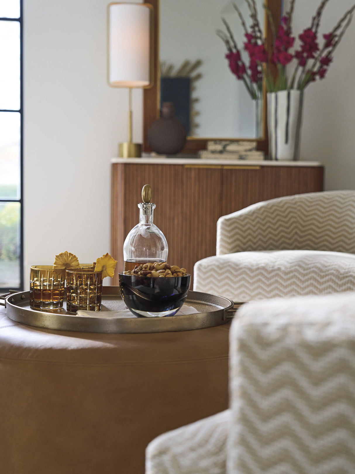 La Costa - Avenida Hall Chest - Dark Brown / Beige