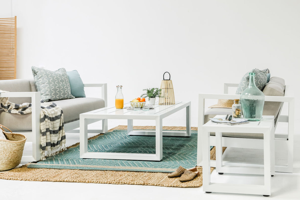 Newport - Loveseat, No Welt - Cast Silver / White