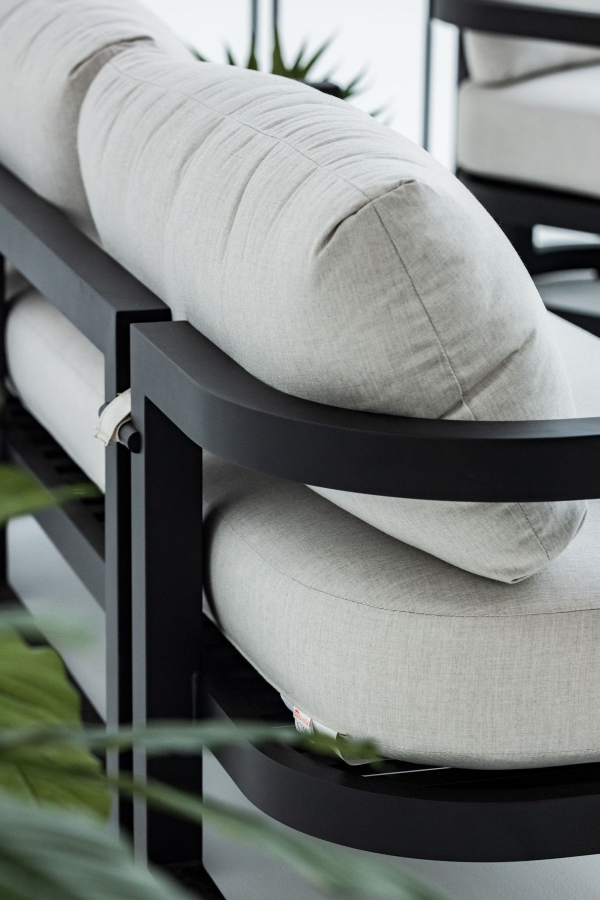 Malibu - Sofa - Black / White