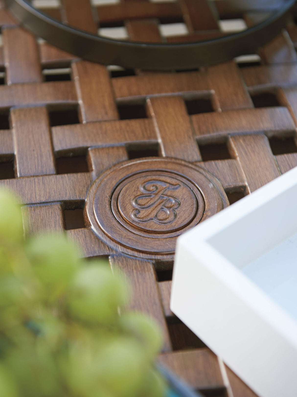 Harbor Isle - Round Dining Table - Dark Brown