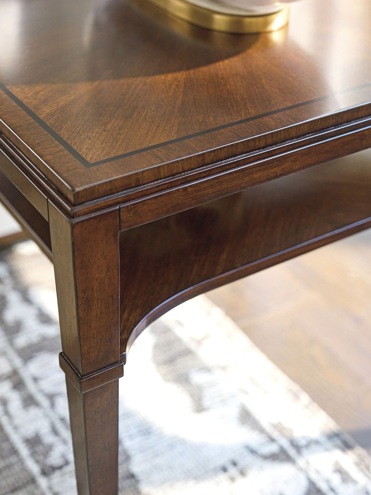 Rendezvous - Andora Table