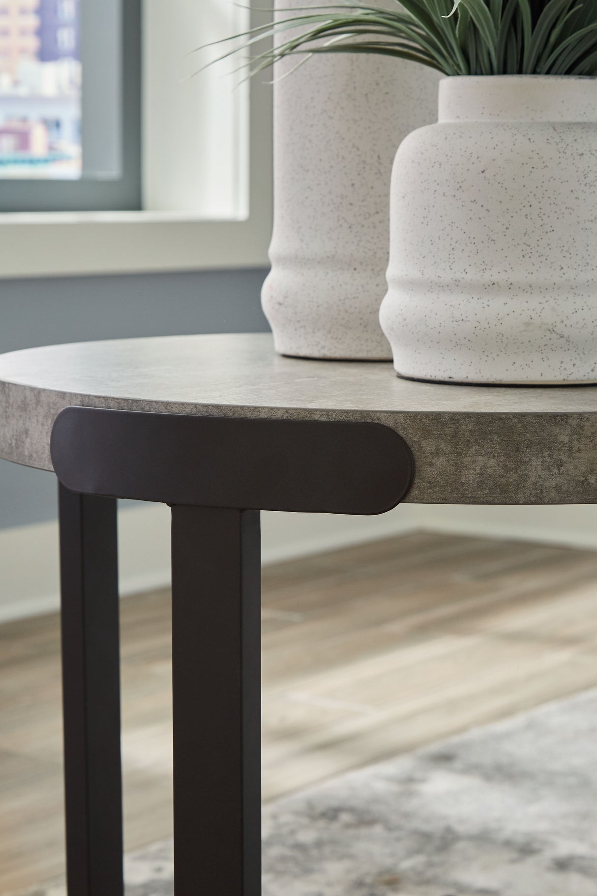 Darthurst - Occasional Table Set (Set of 3) - Light Brown