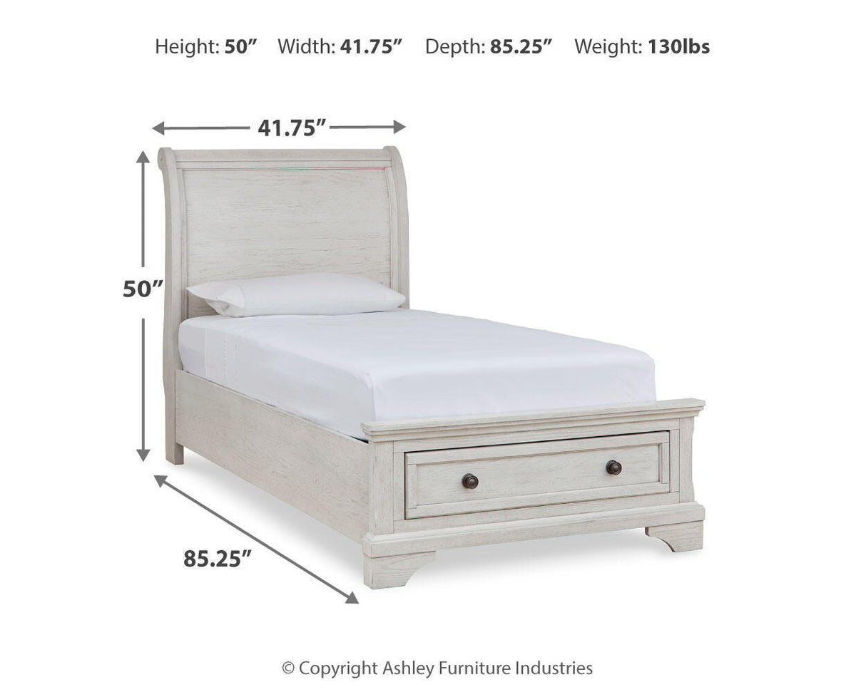 Robbinsdale - Sleigh Bed