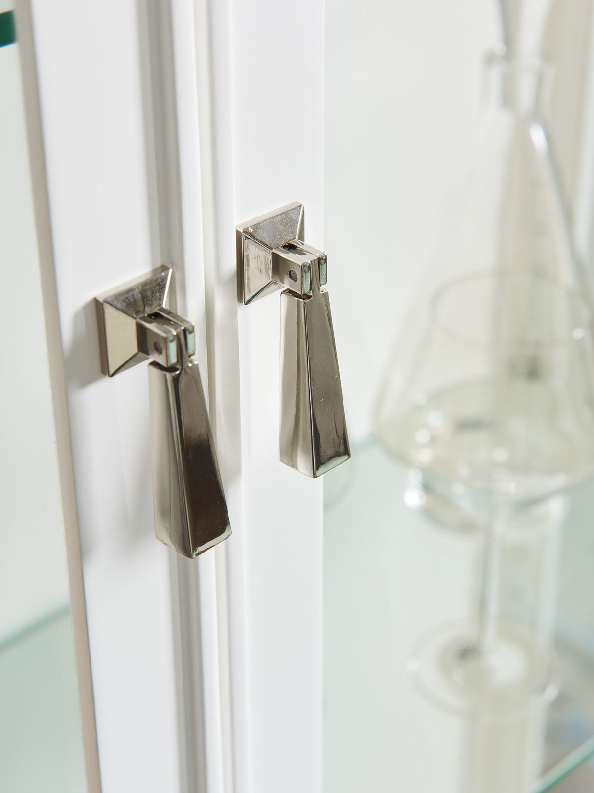 Avondale - Lakeshore Curio - White