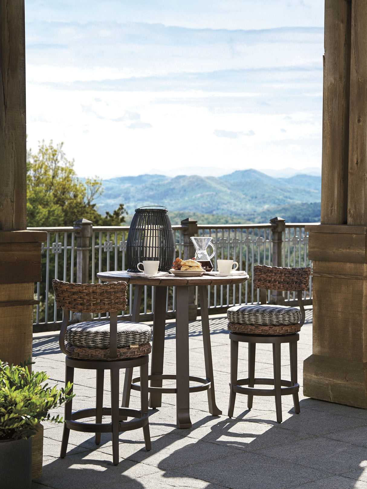 Kilimanjaro - Round Table