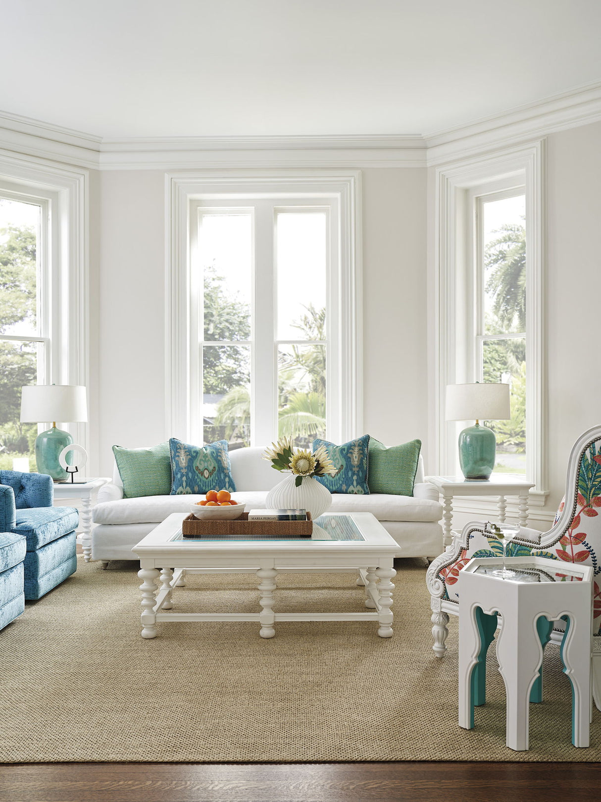 Villa Blanca - Bilbao Hexagonal End Table With Accents