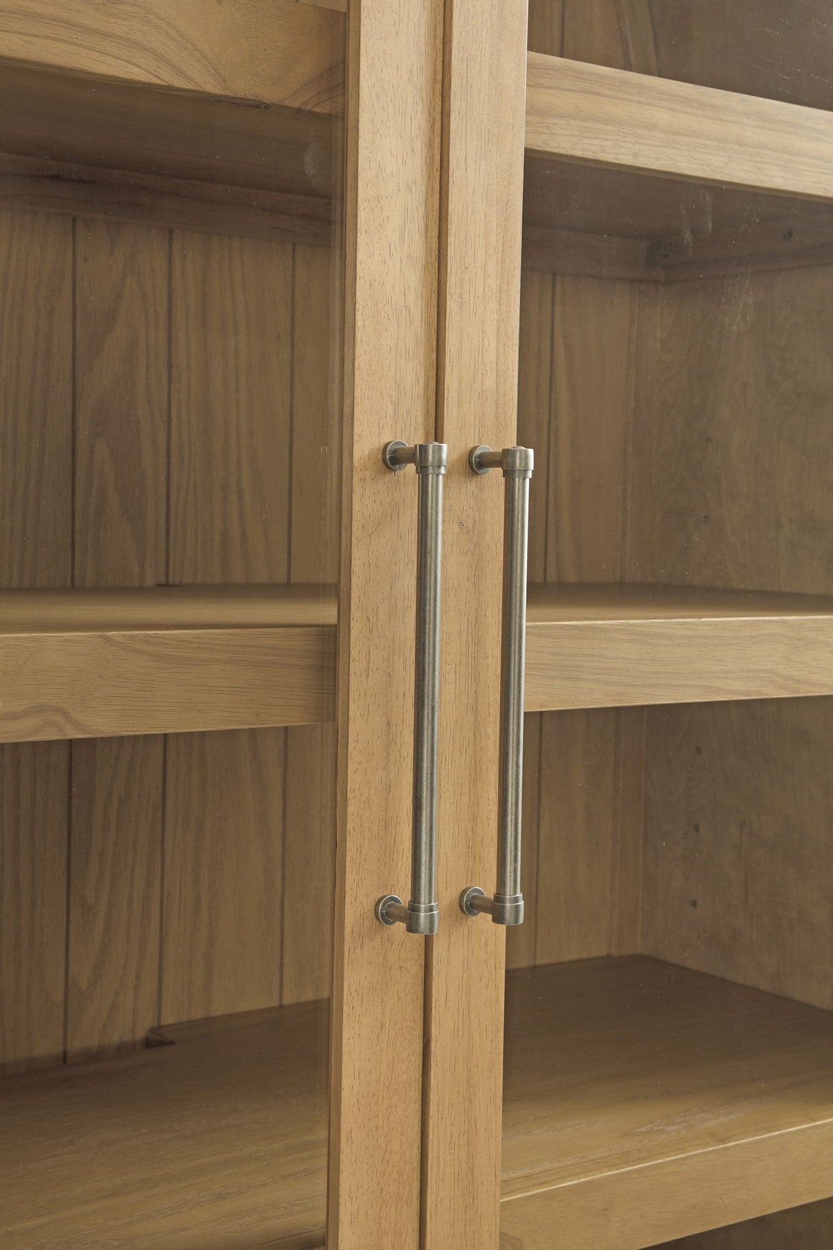 Fynn - Display Cabinet - Blonde Tan