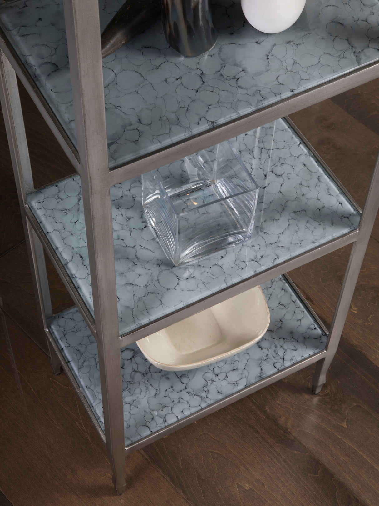 Signature Designs - Sashay Slim Etagere