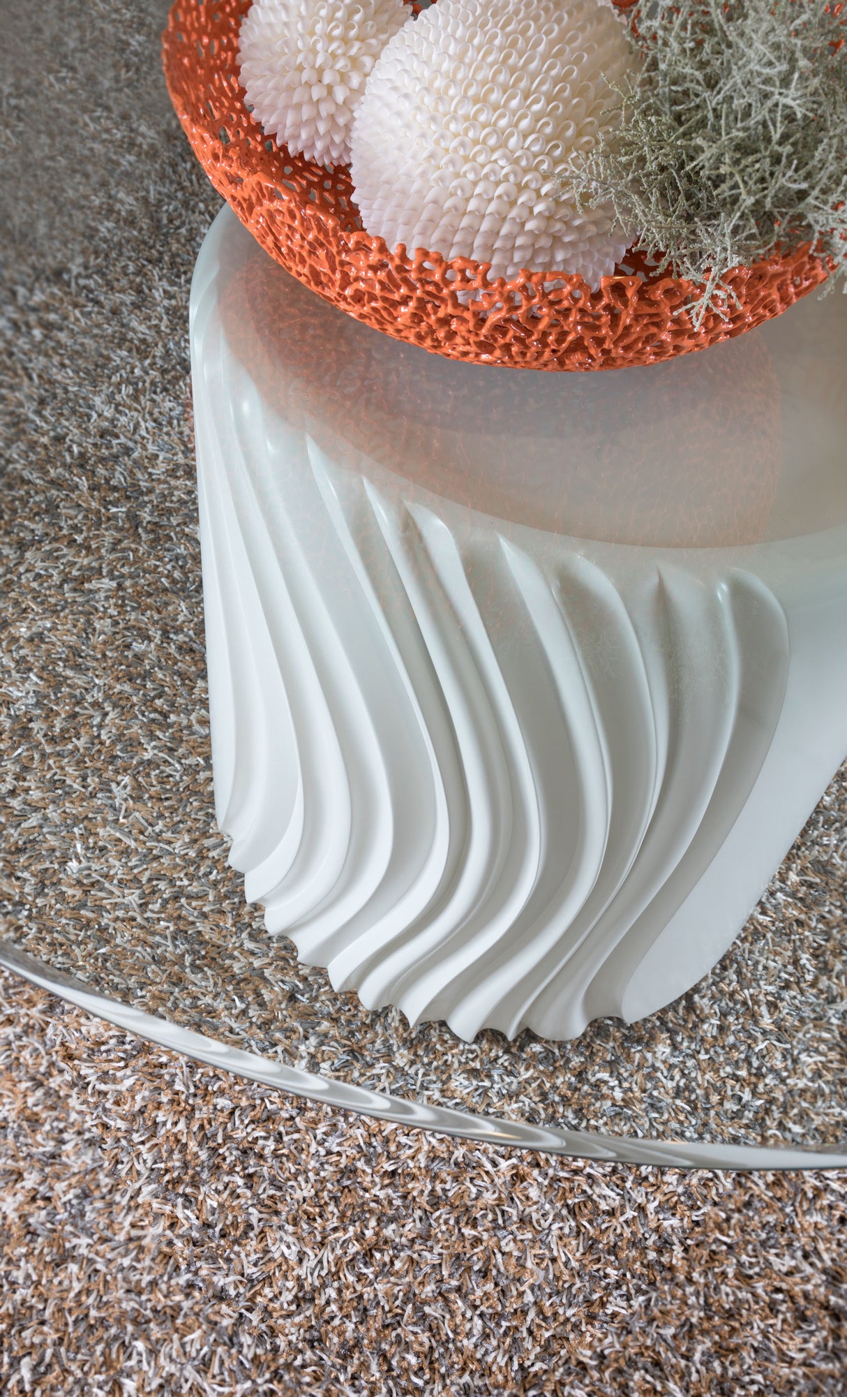 Signature Designs - Volante Round Dining Table