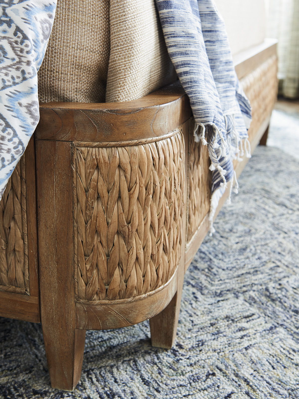 Los Altos - Ivory Coast Woven Bed