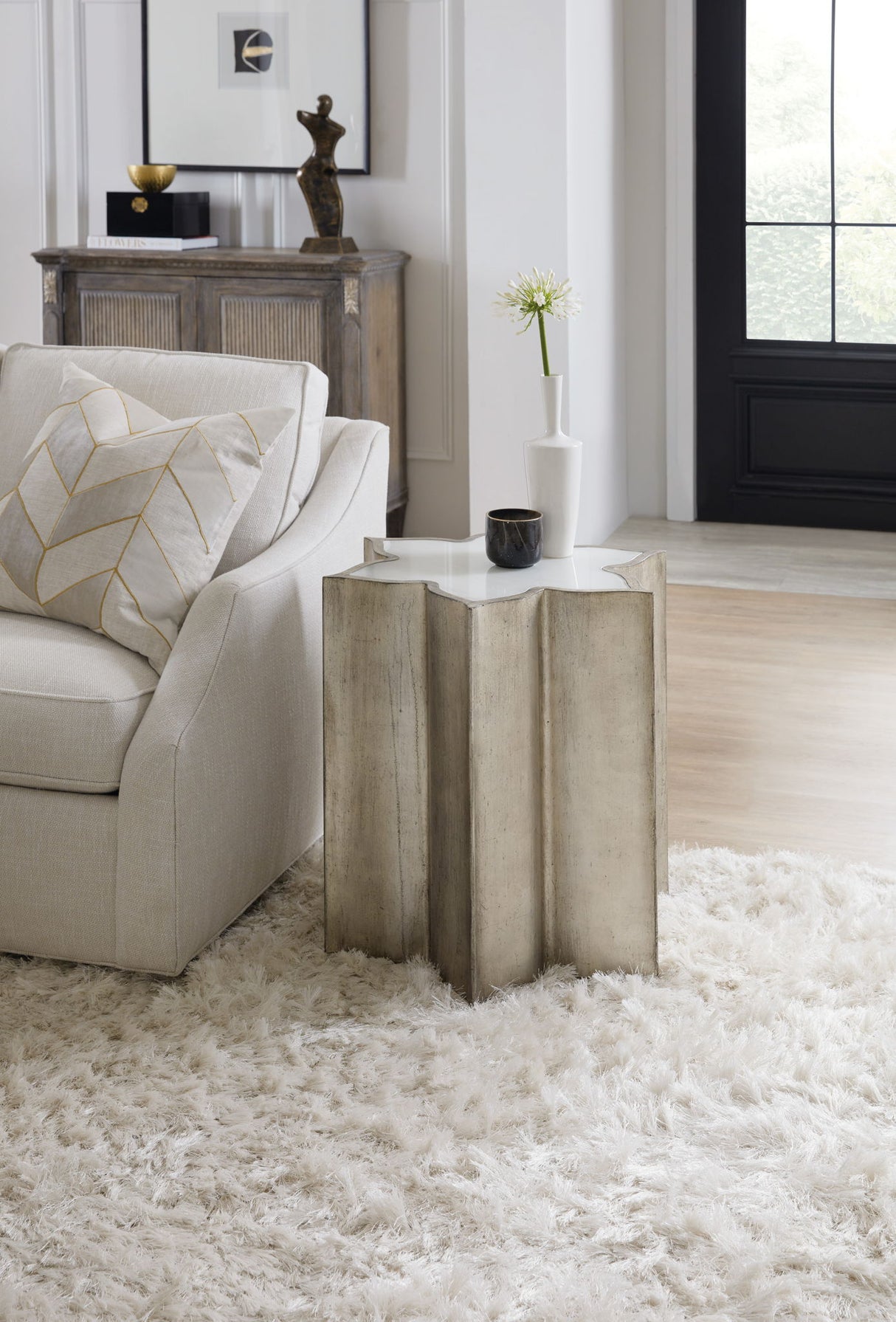 Sanctuary 2 - C Est La Vie Table