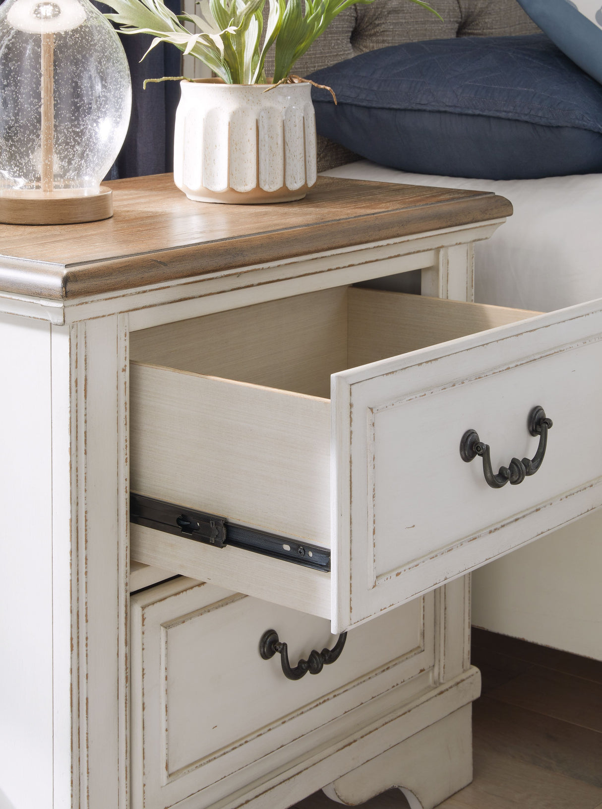 Blendon - Two-tone - Two Drawer Night Stand