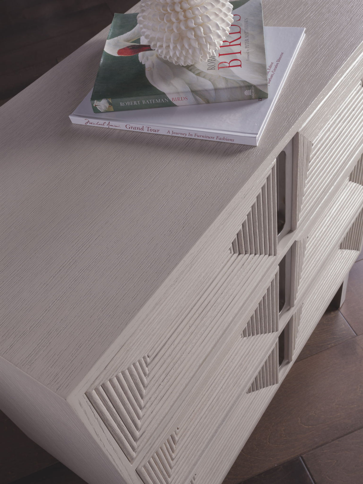 Signature Designs - Gradient Hall Chest - Dark Gray