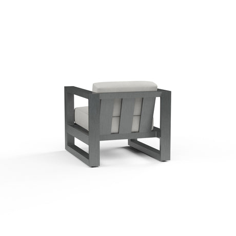 Redondo - Club Chair, No Welt - Cast Silver / Dark Gray