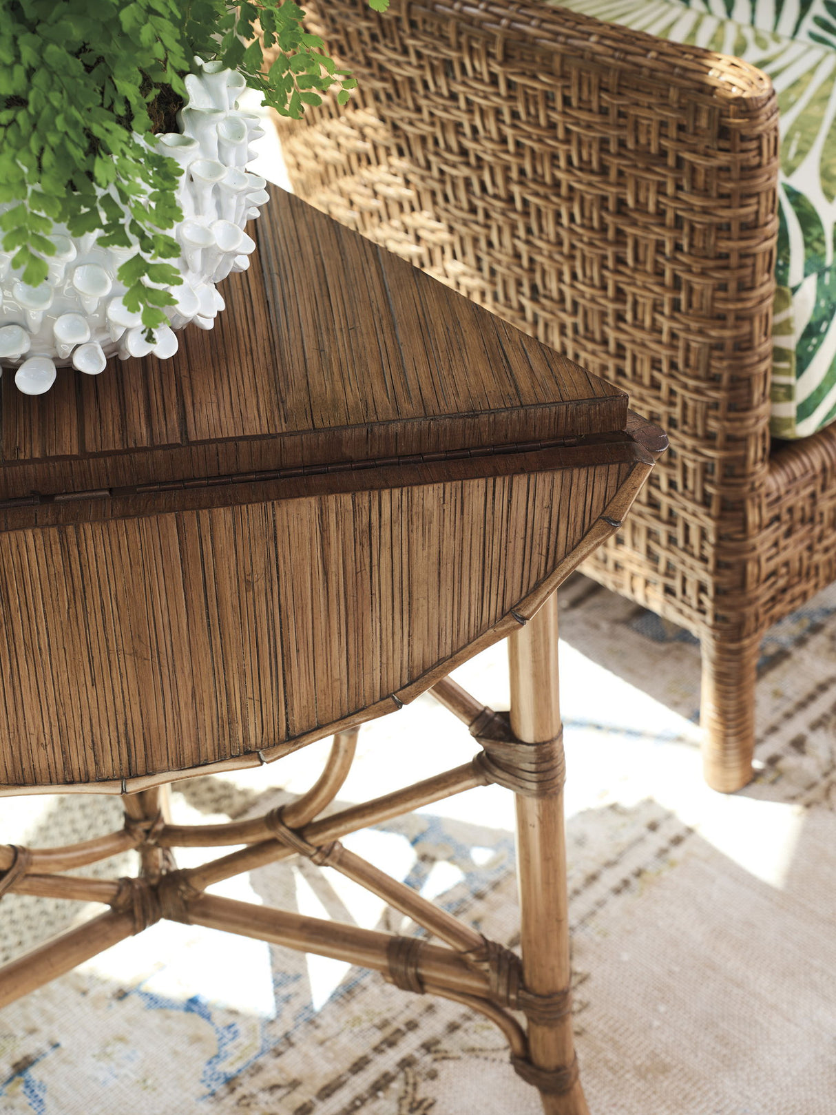 Key Biscayne - Palm Island Drop-Leaf Accent Table - Light Brown