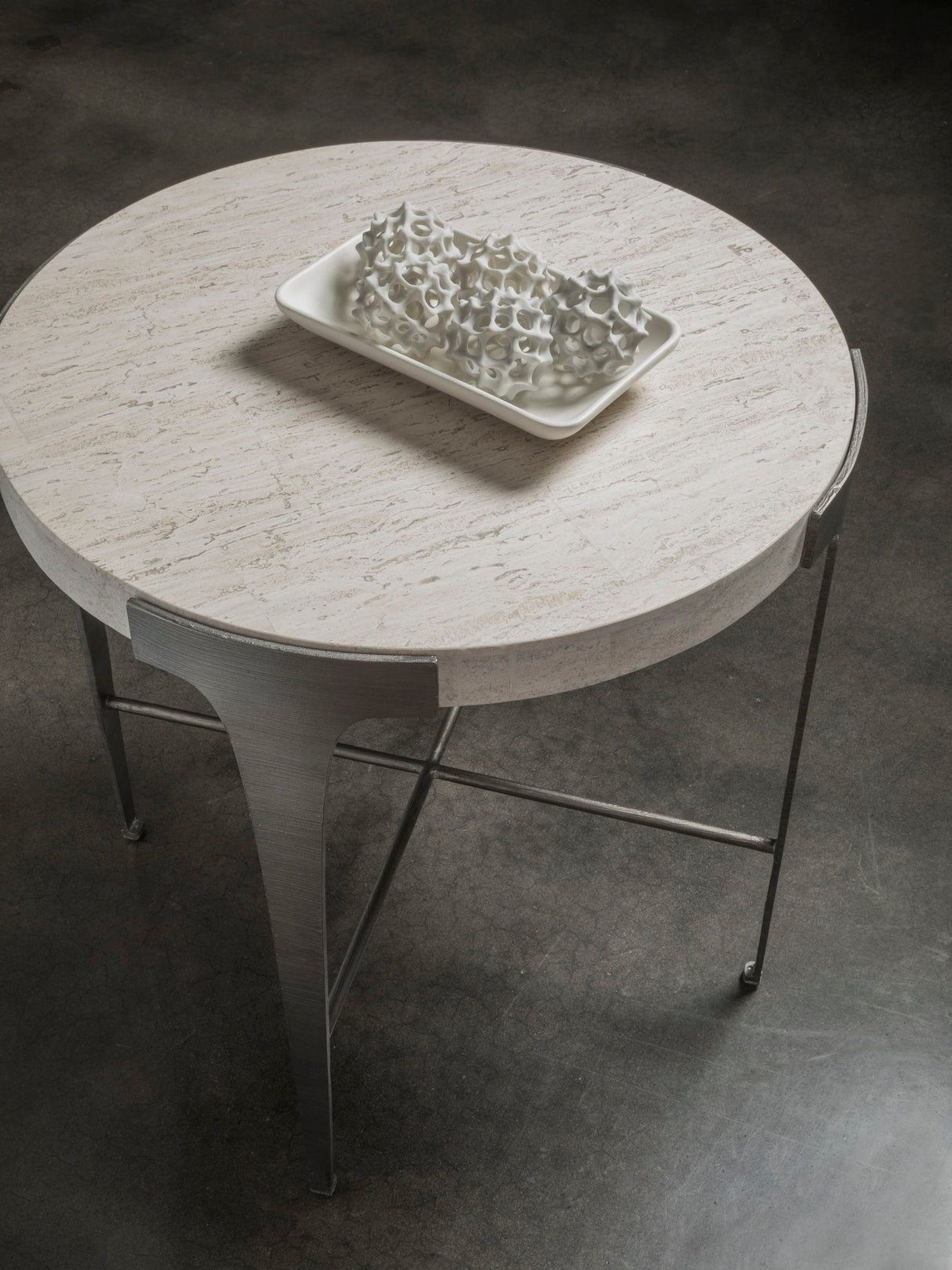 Signature Designs - Cachet Round Table