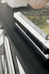 Sanctuary 2 - Noir Et Blanc Entertainment Console