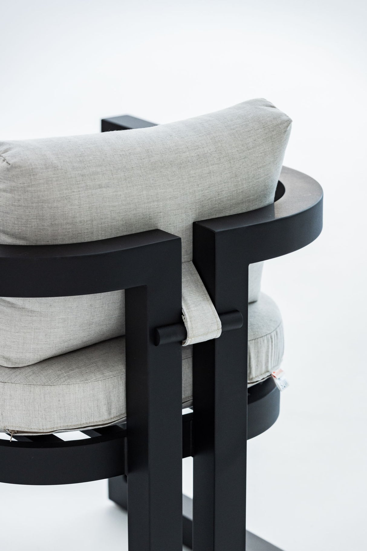 Malibu - Club Chair - Black / White