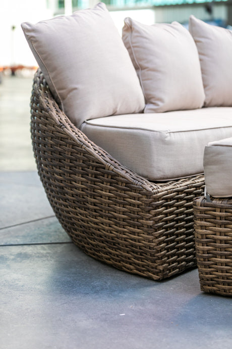 Havana - Round Daybed, With Self Welt - Canvas Flax / Dark Brown