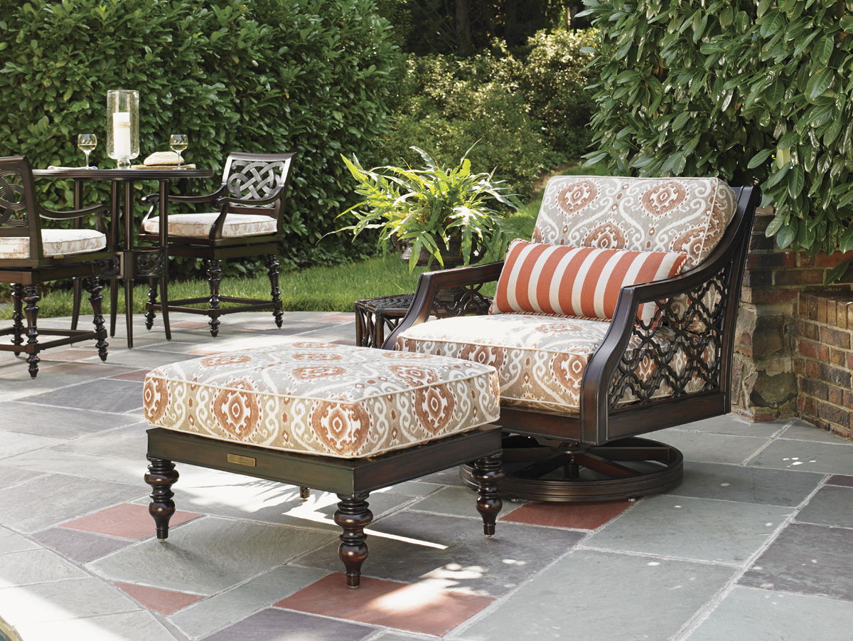 Royal Kahala Black Sands - Swivel Rocker Lounge Chair - Dark Brown / Red