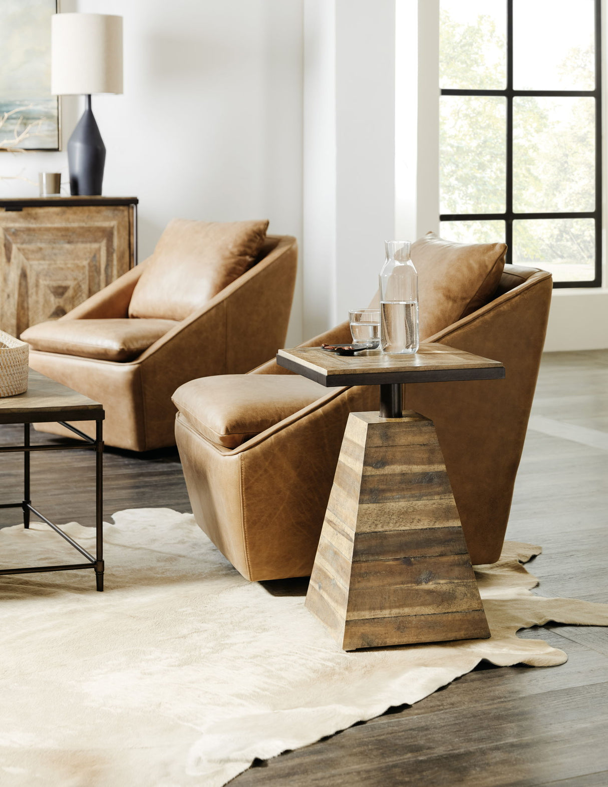 Commerce And Market - Saint Armand Drink Table