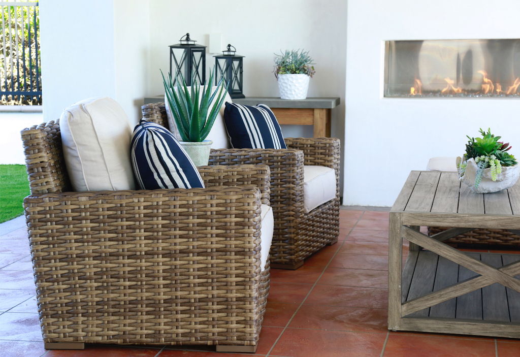 Havana - Club Chair, With Self Welt - Canvas Flax / Dark Brown