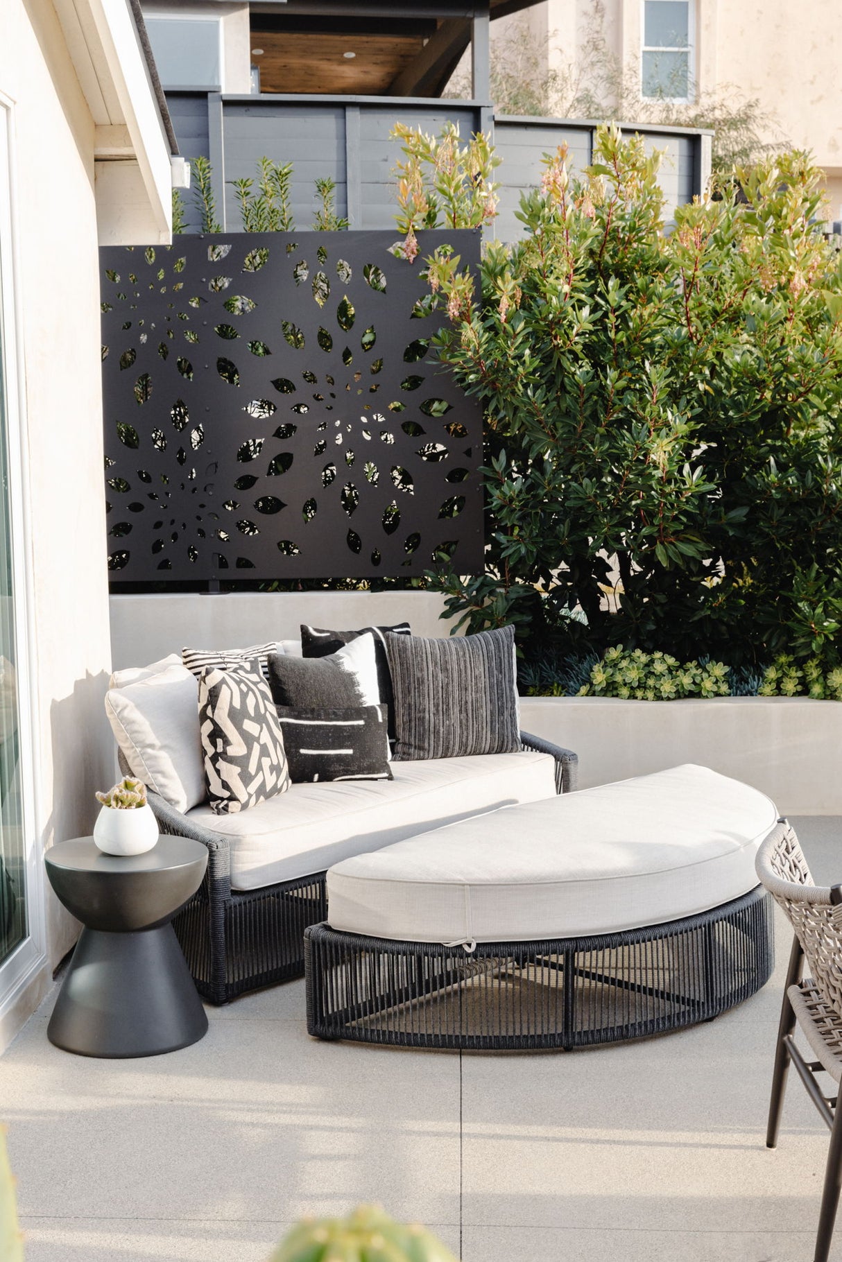Milano - Daybed, With Self Welt - Echo Ash / Dark Gray
