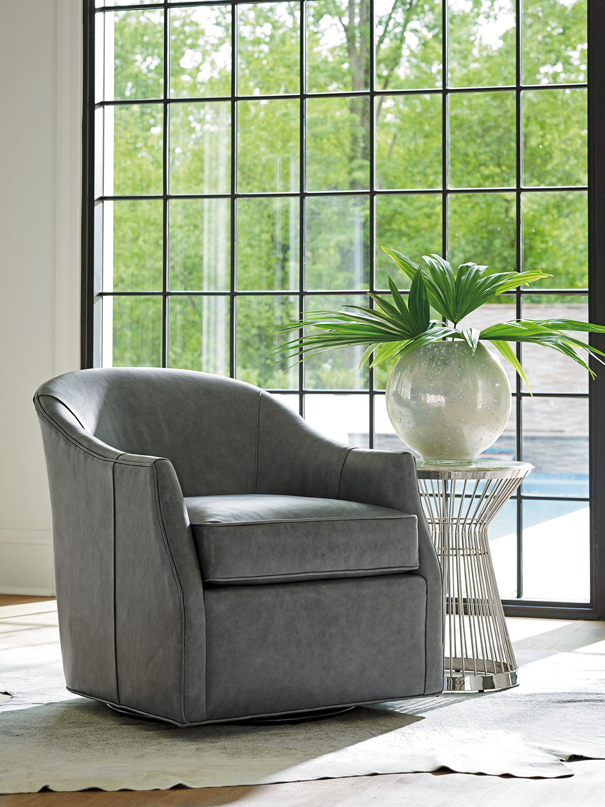 Ariana - Escala Swivel Chair