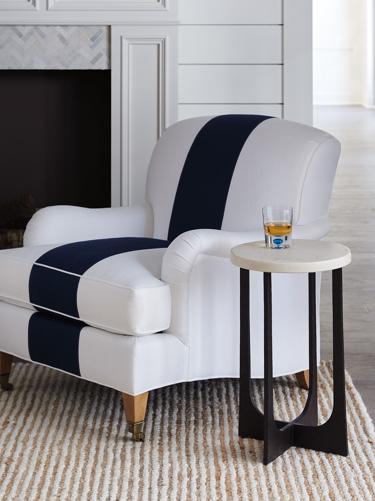 Newport - Breakwater Accent Table - Black