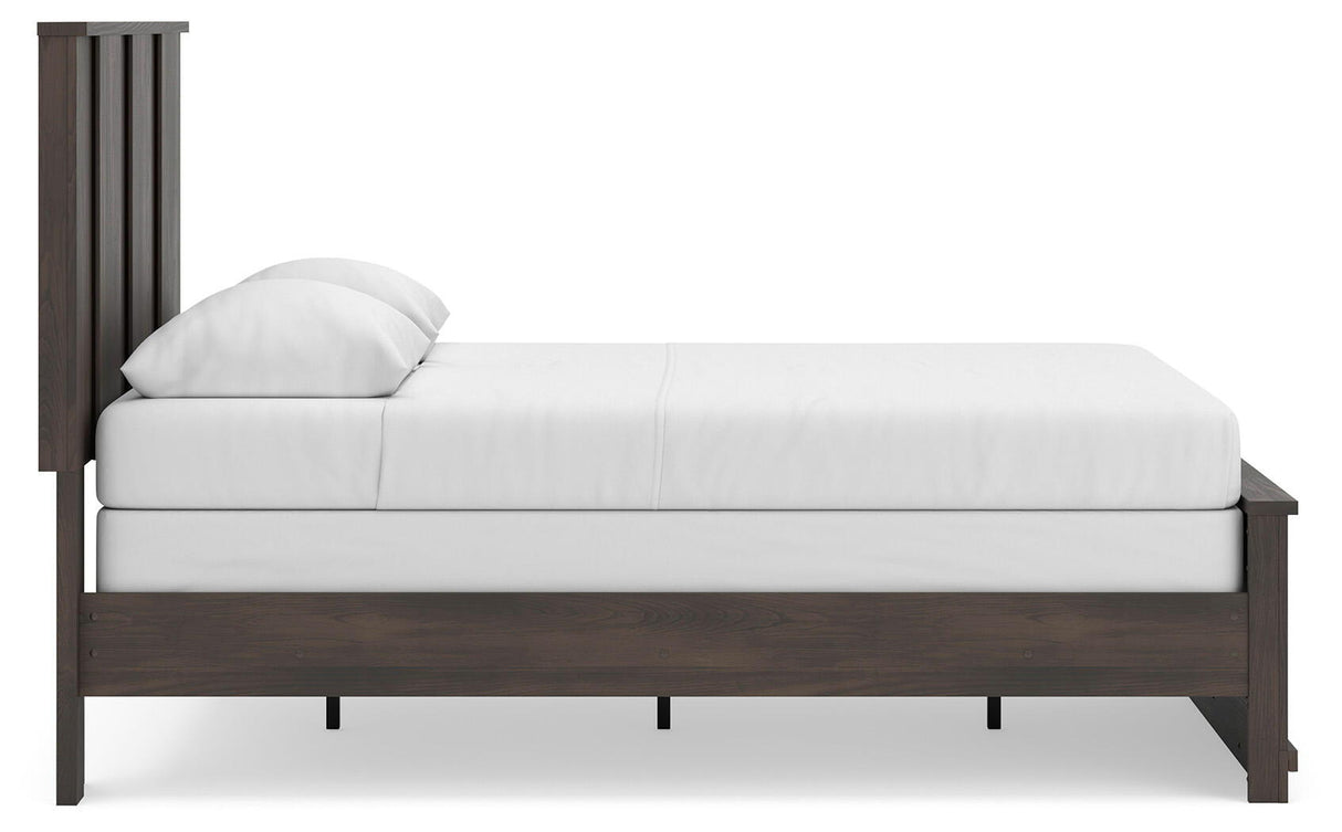 Shaehartin - Panel Bed
