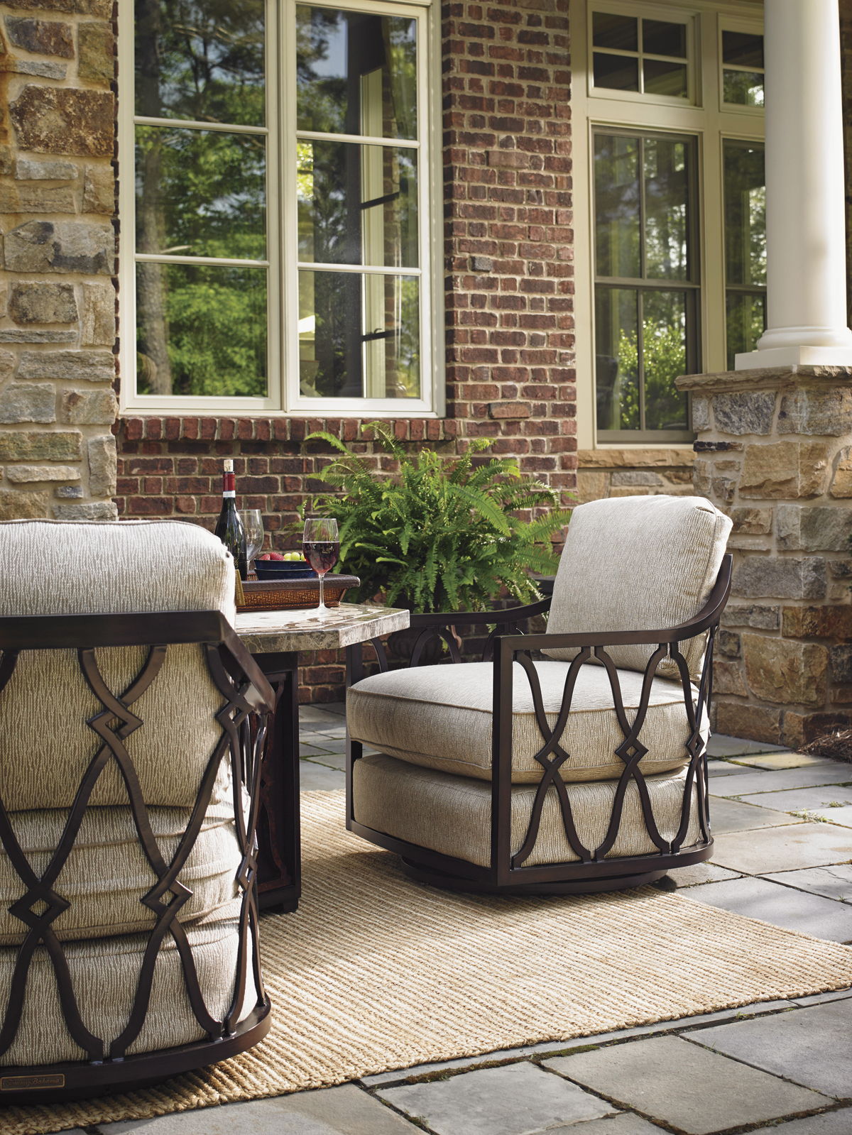 Royal Kahala Black Sands - Swivel Chair - Dark Brown