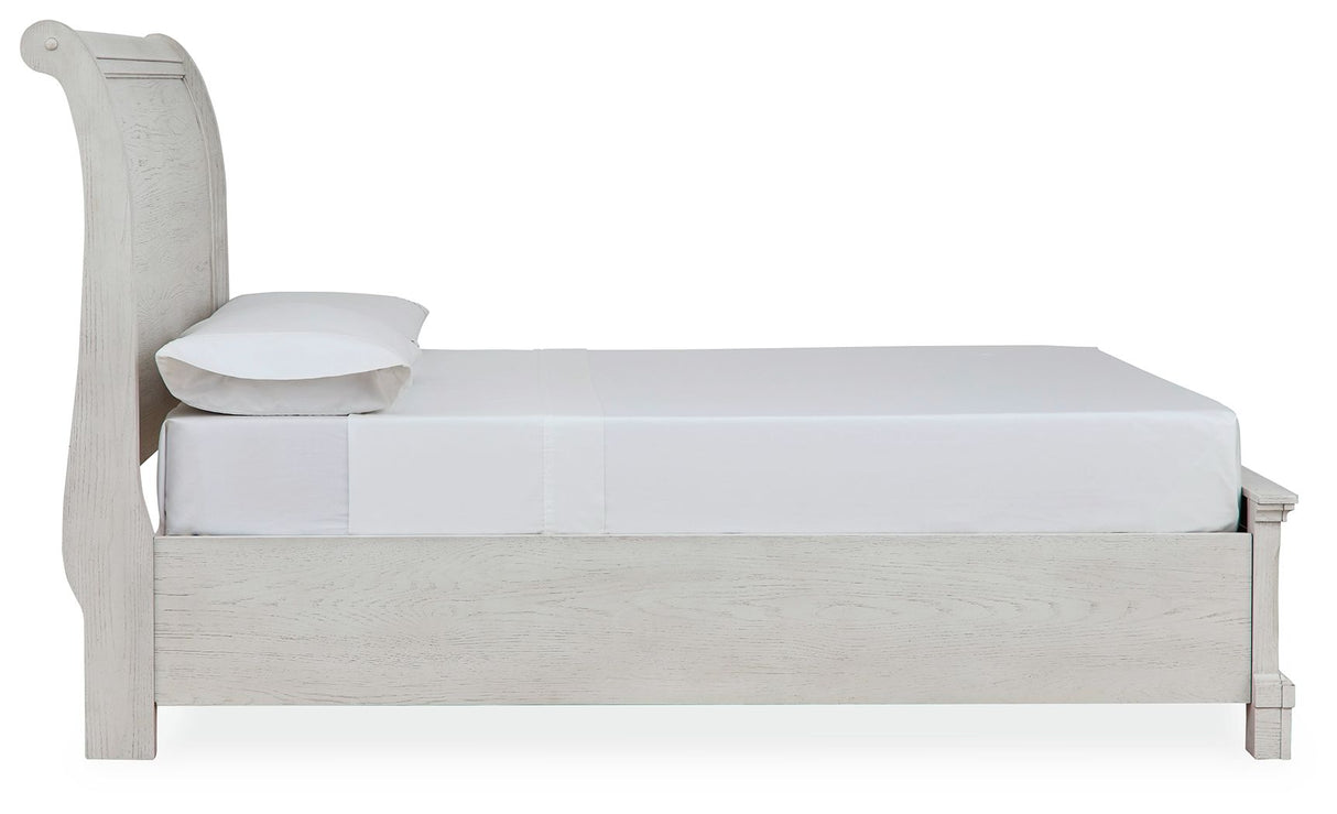 Robbinsdale - Sleigh Bed