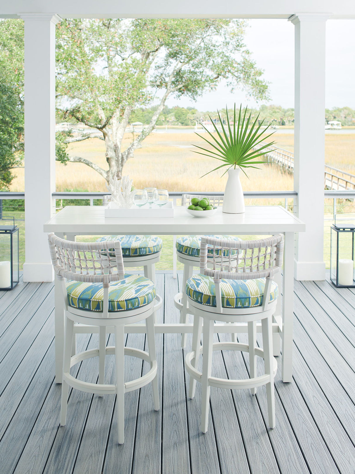 Seabrook - Swivel Bar Stool
