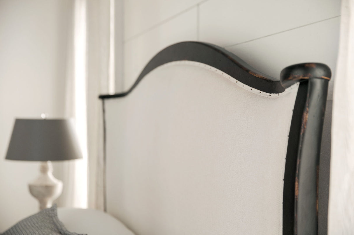 Ciao Bella - Upholstered Bed