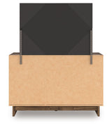 Chirason - Panel Platform Bedroom Set