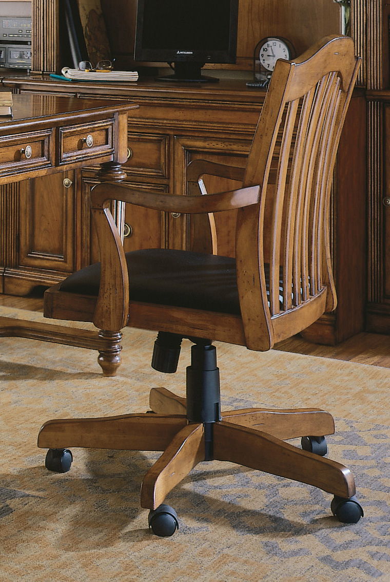 Brookhaven - Tilt Swivel Chair