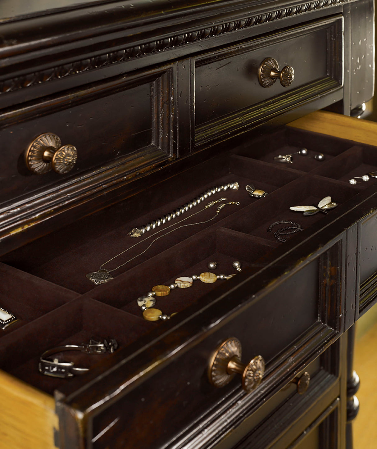 Kingstown - Stony Point Chest - Dark Brown