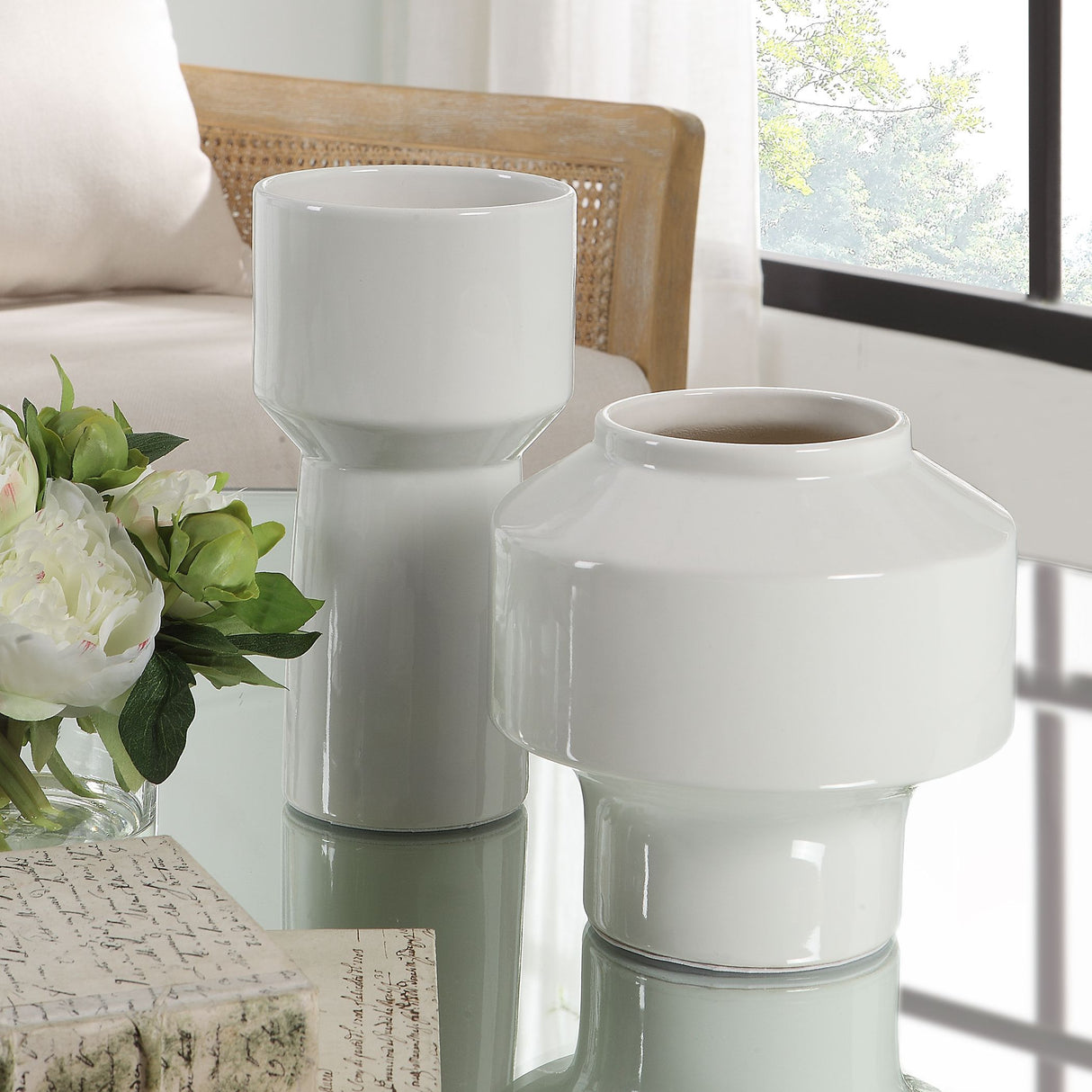 Illumina - Abstract Vases, Set Of 2 - White