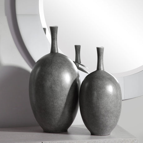 Riordan - Modern Vases, Set Of 2 - Black