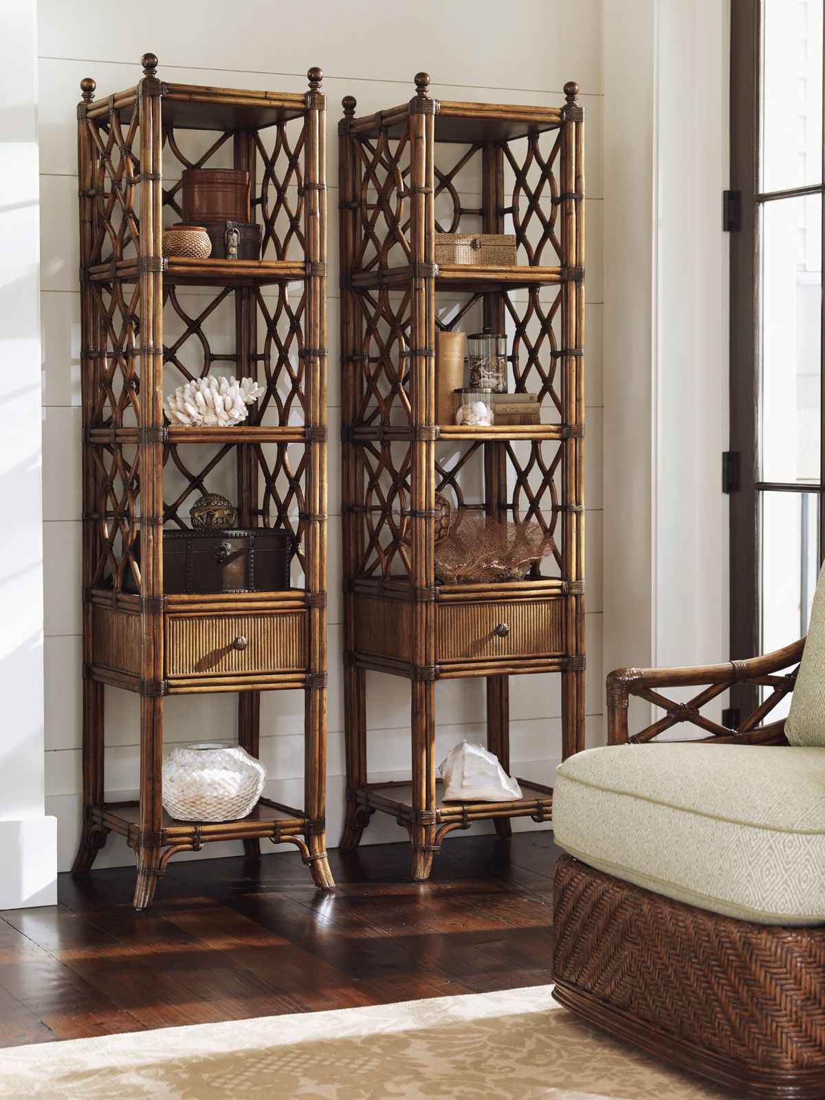 Bali Hai - Atlantis Etagere - Dark Brown