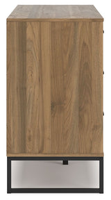 Deanlow - Six Drawer Dresser - Honey